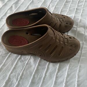 Sketchers croc rubber clog size 6